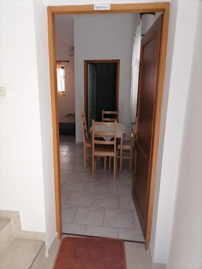 Apartmani Gajeta Biograd Na Moru Buitenkant foto